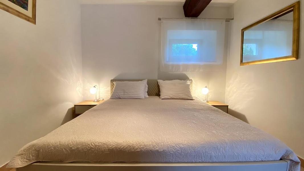Apartments Obala Bol Luaran gambar