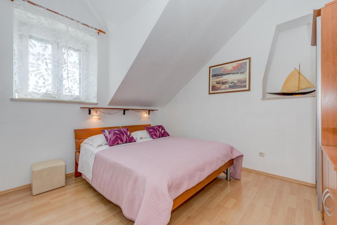 Apartments Obala Bol Luaran gambar
