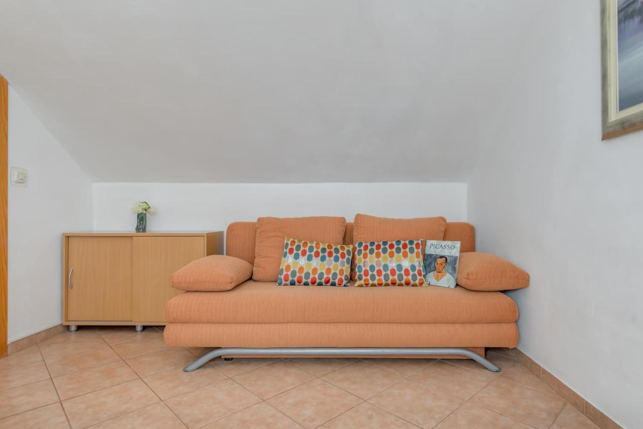 Apartments Obala Bol Luaran gambar