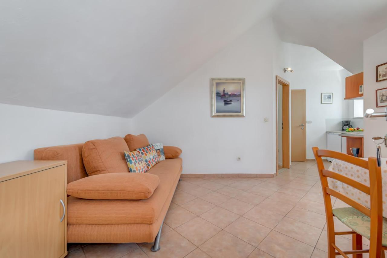 Apartments Obala Bol Luaran gambar