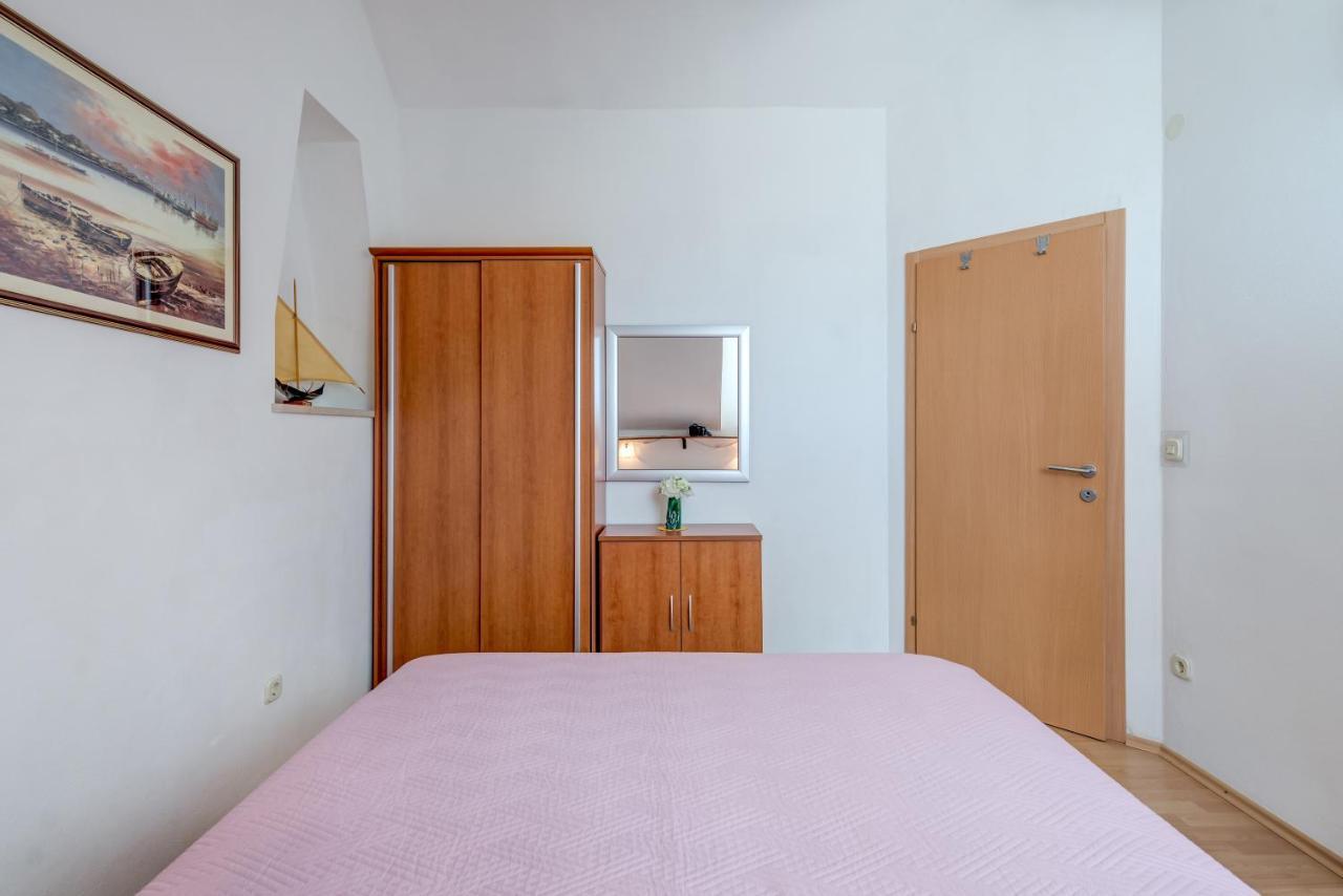 Apartments Obala Bol Luaran gambar