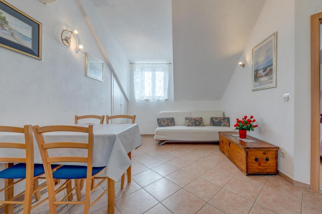 Apartments Obala Bol Luaran gambar