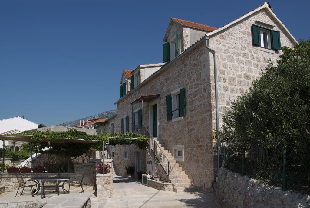 Apartments Obala Bol Luaran gambar
