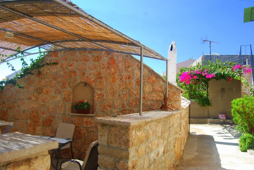 Apartments Obala Bol Luaran gambar