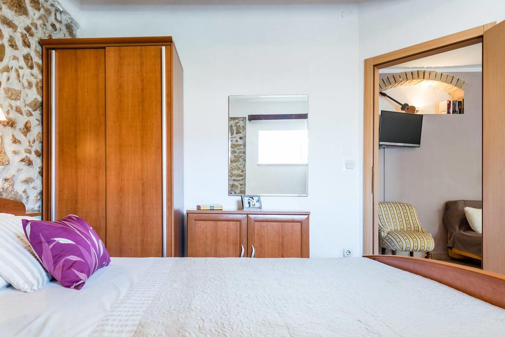 Apartments Obala Bol Luaran gambar